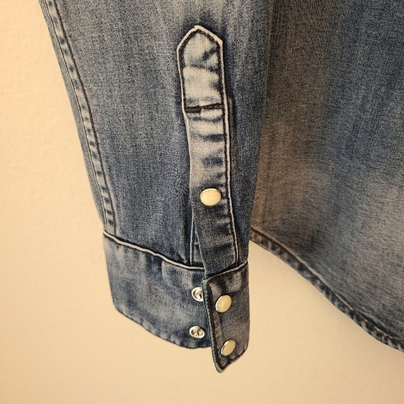 Jeans shirt with embroidery, size S - Picture 6 of 12